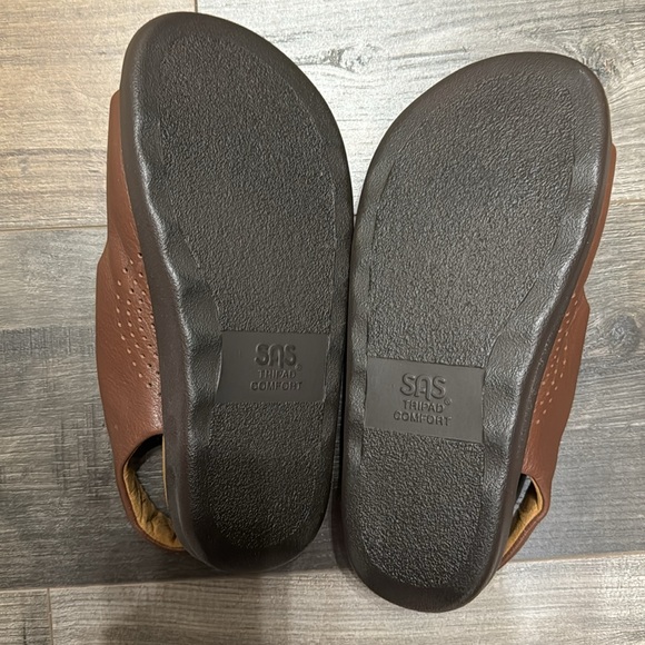 SAS Brown Sandal - Picture 4 of 4